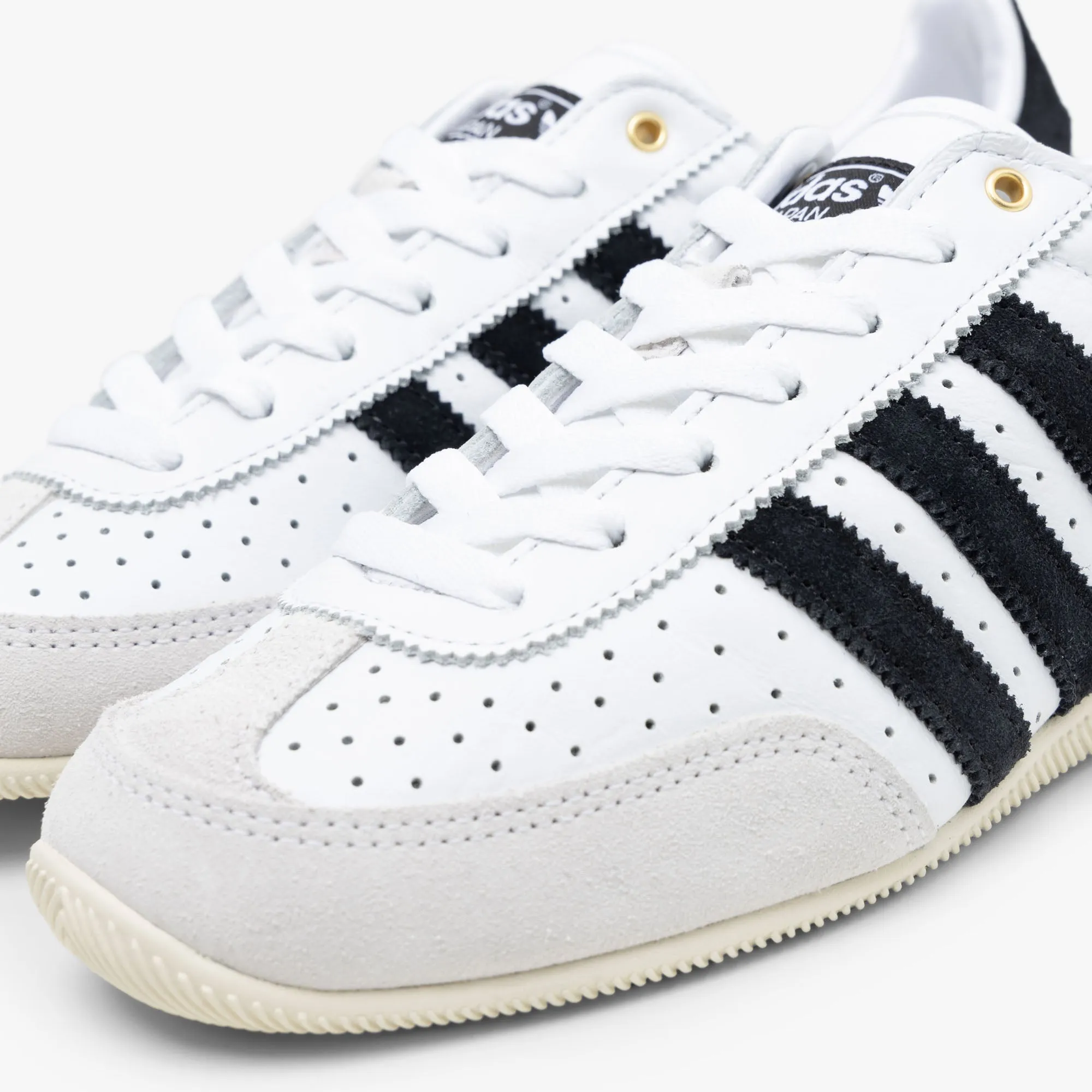 adidas Originals Women's Japan Ftwr White / Core Black - Gold Metallic