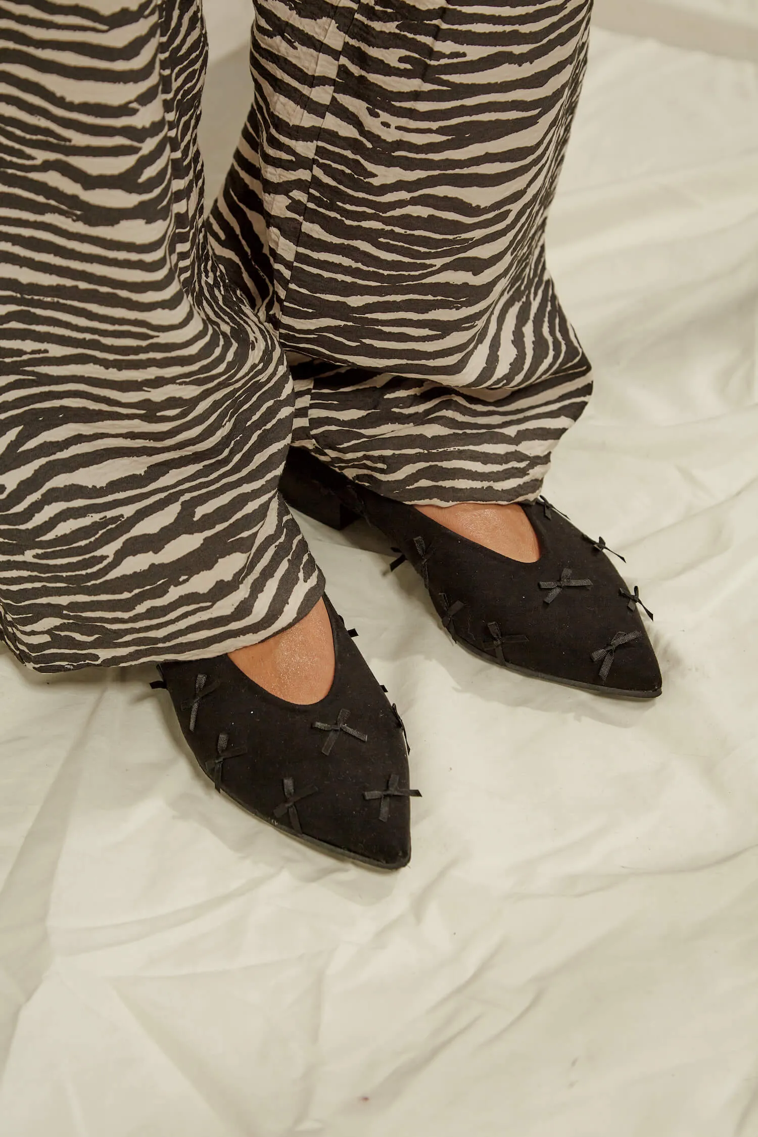 Bow Eco Suede Vegan Ballerinas | Black