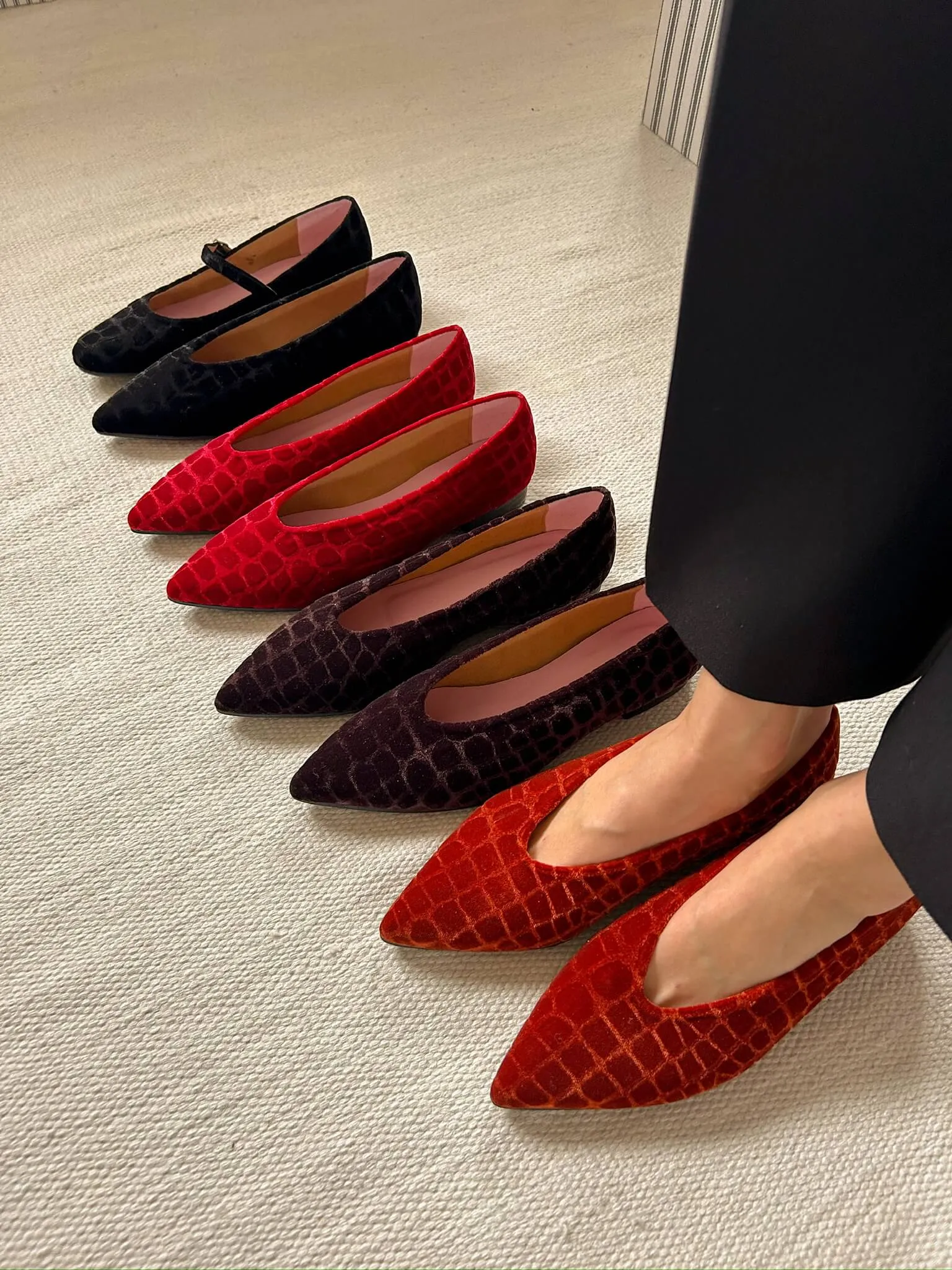Coco V.2 Velvet Vegan Pointed Ballerinas | Lava