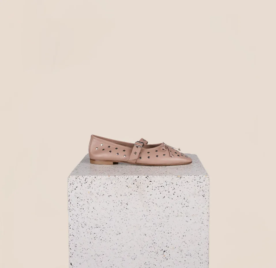 Como Buckle - Nude Studs