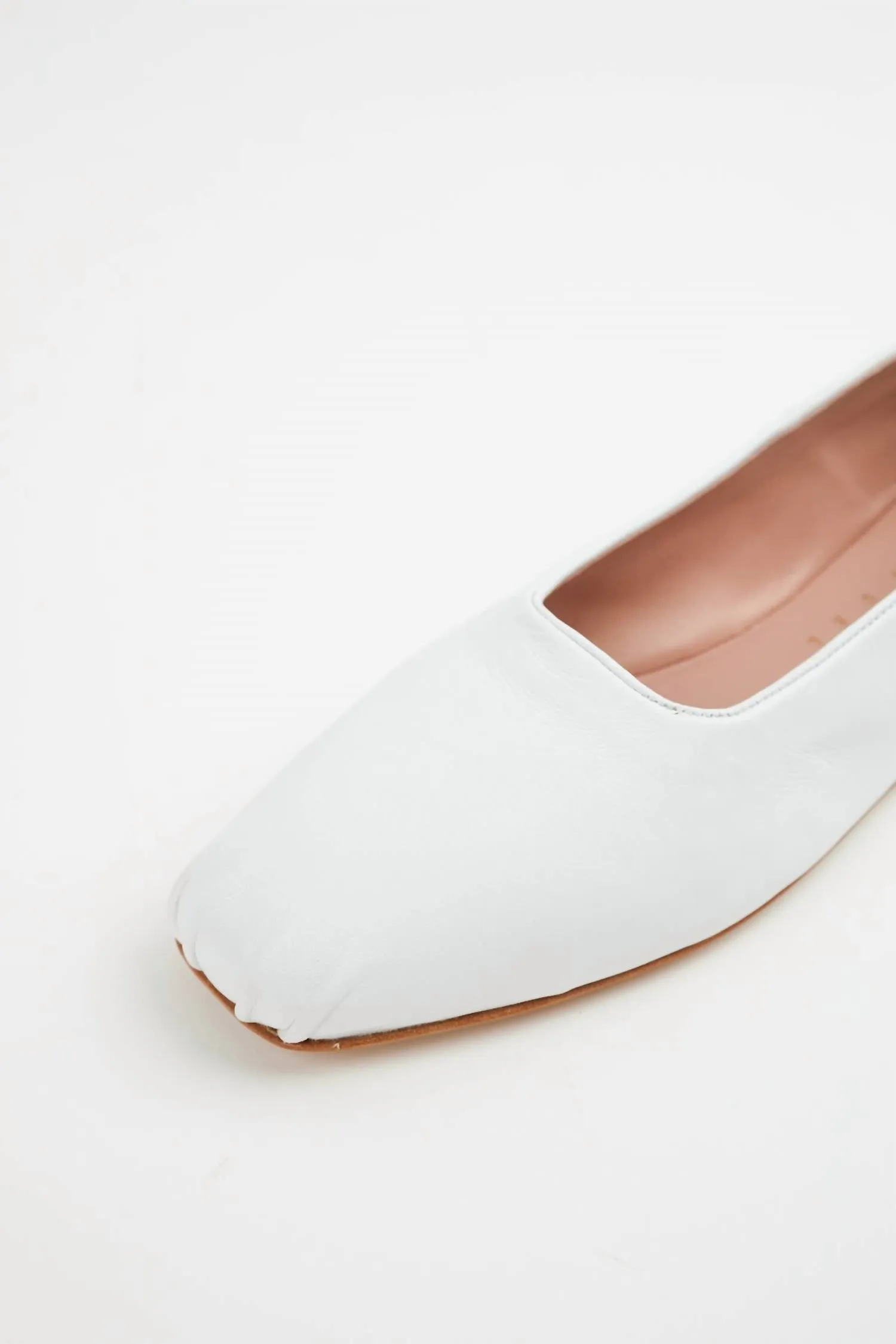 Etesia Leather Ballet Flat In White