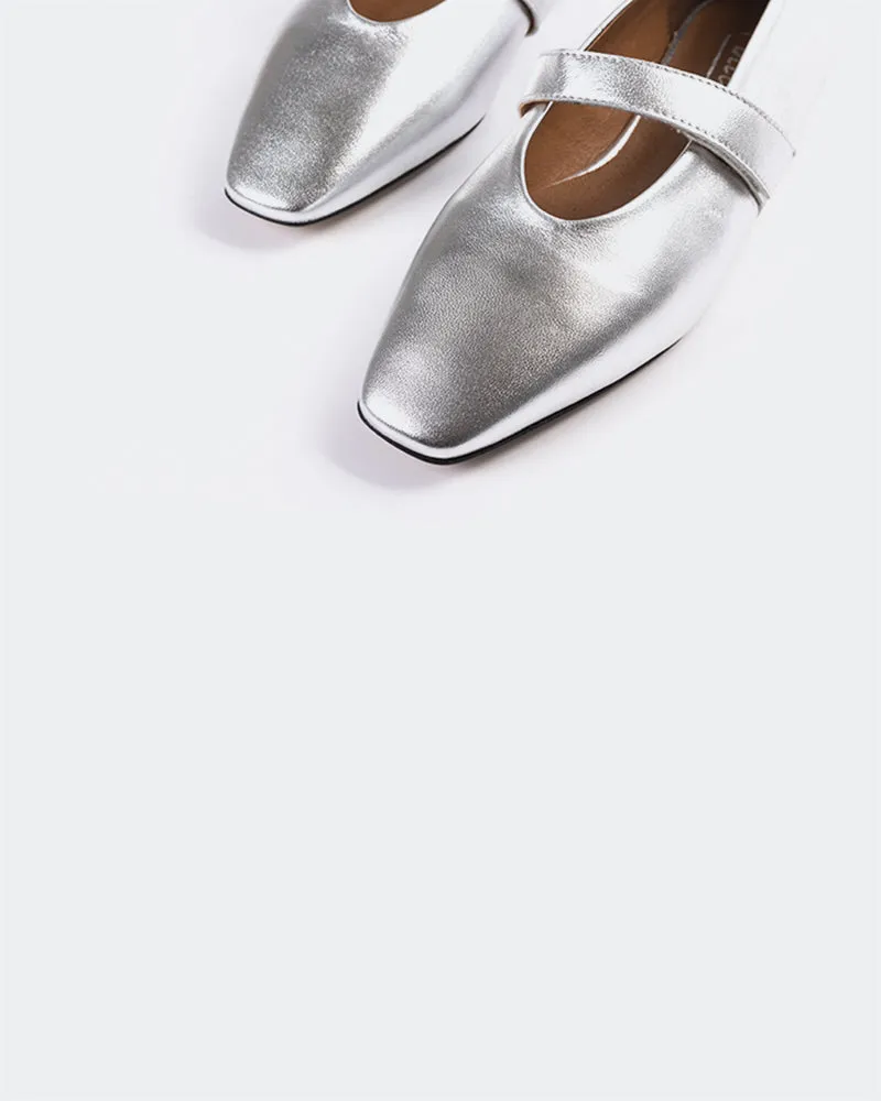 Flordeliz Silver Metal