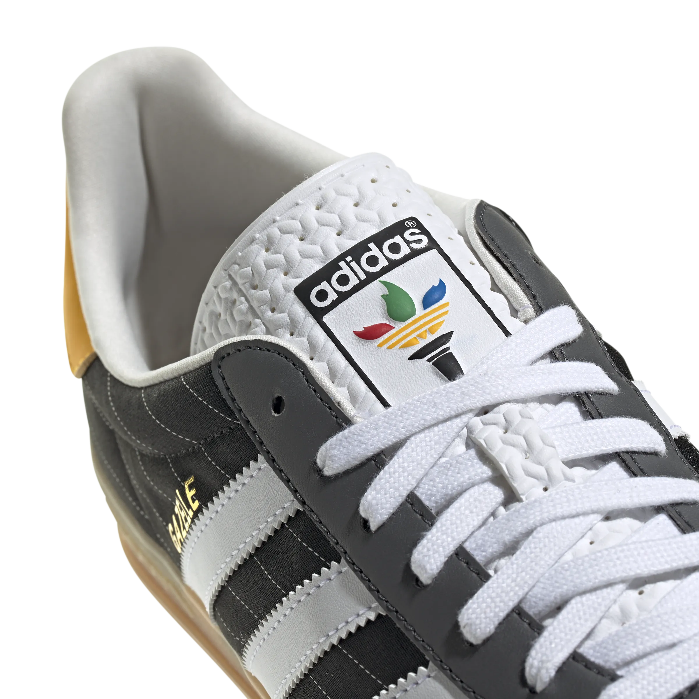 Gazelle Indoor 'Black White'