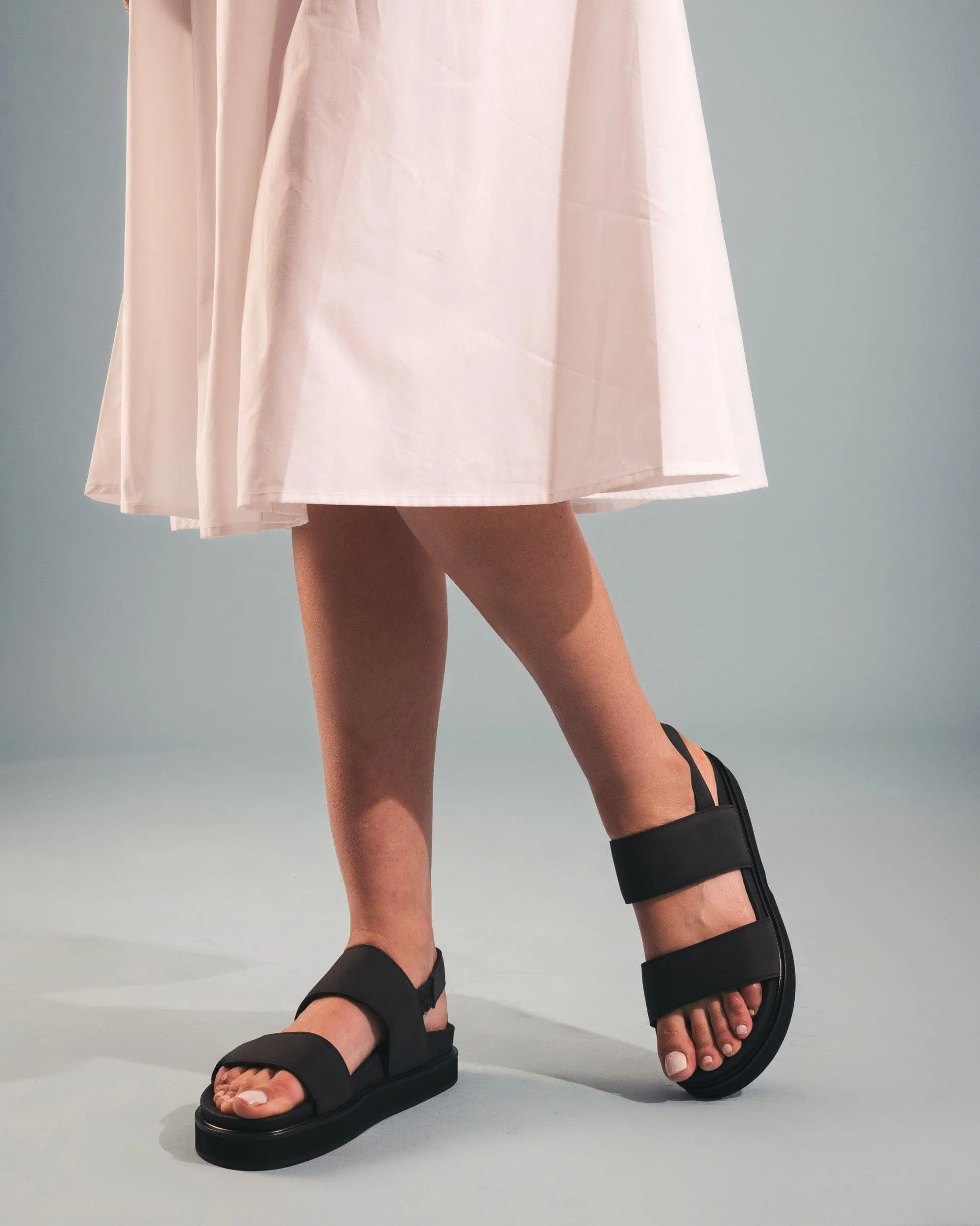 Lau Unisex Vegan Microfibre Platform Sandals | Black