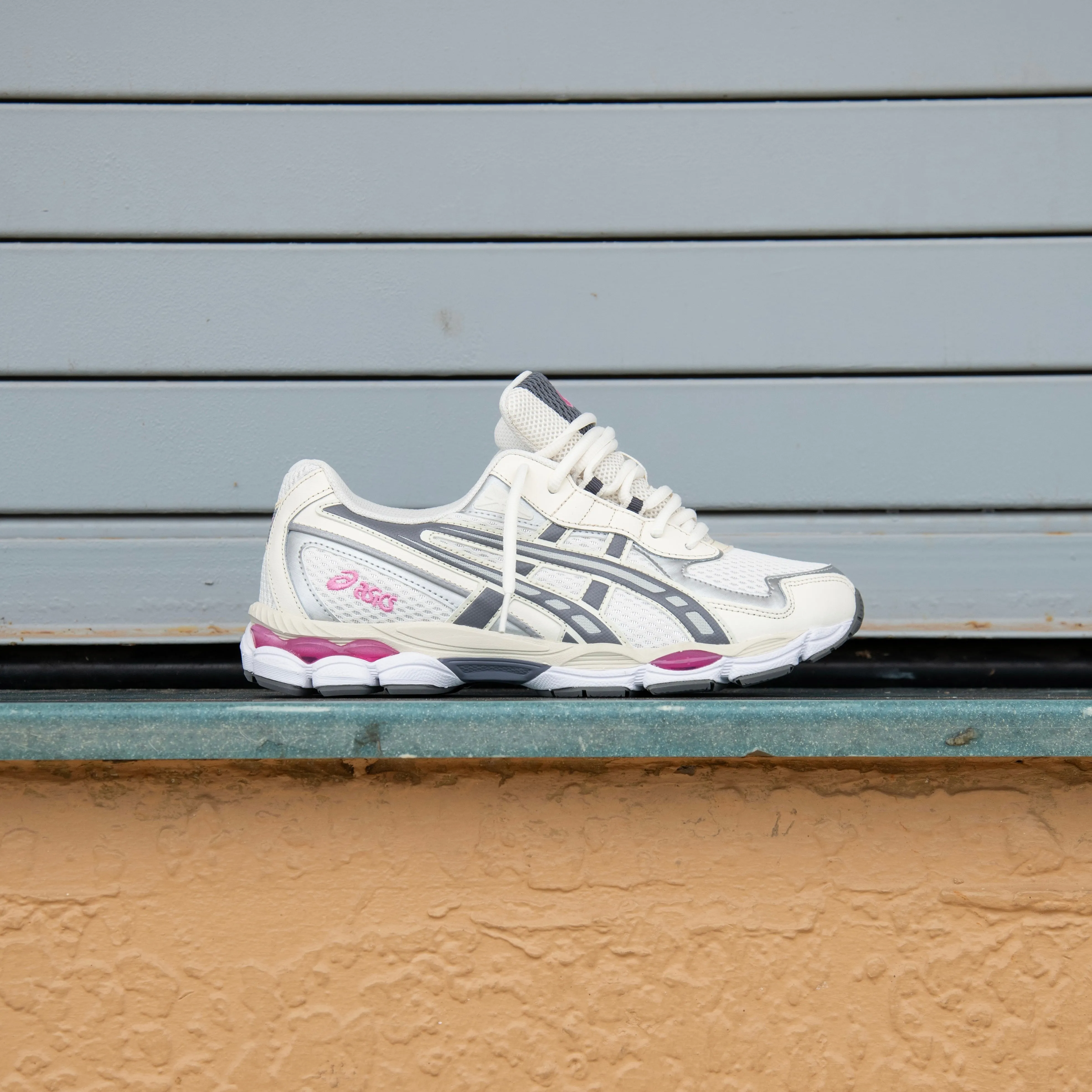 Mens Asics Gel-NYC 2055 (Cream/Carbon)