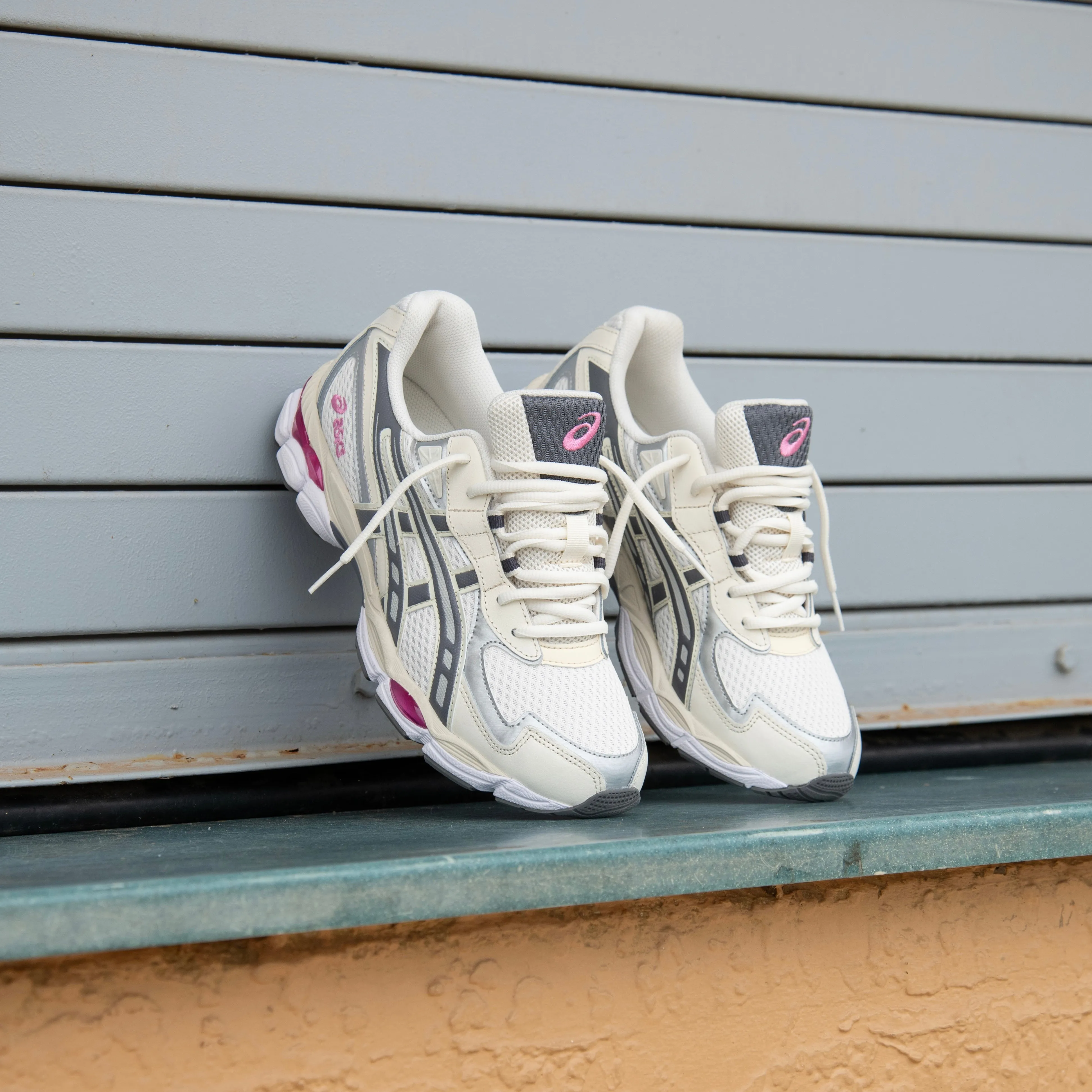 Mens Asics Gel-NYC 2055 (Cream/Carbon)