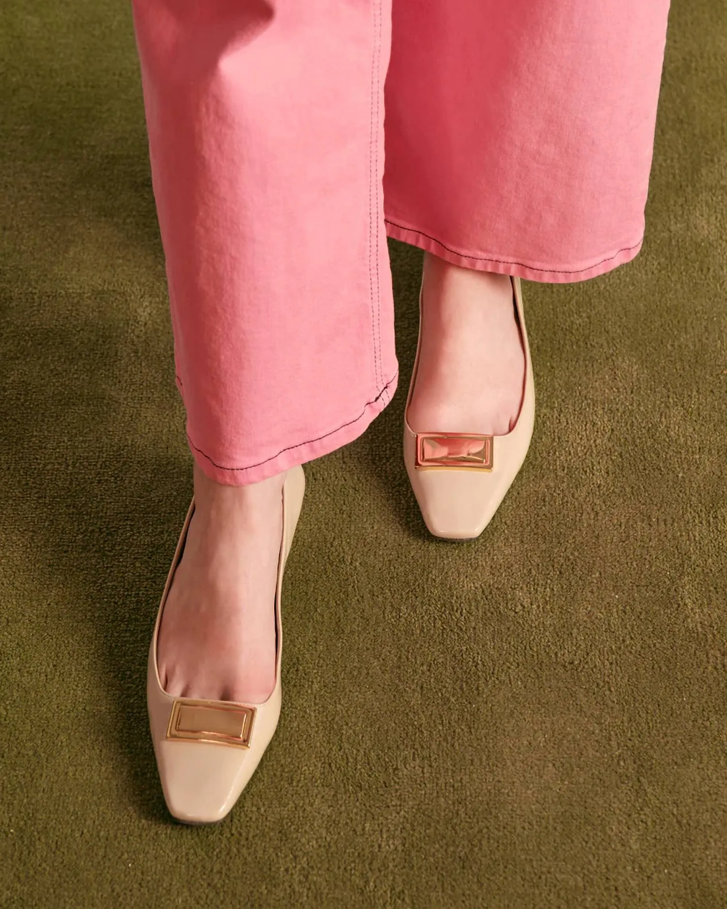 Midge Flat Crinkled Leather In Cream