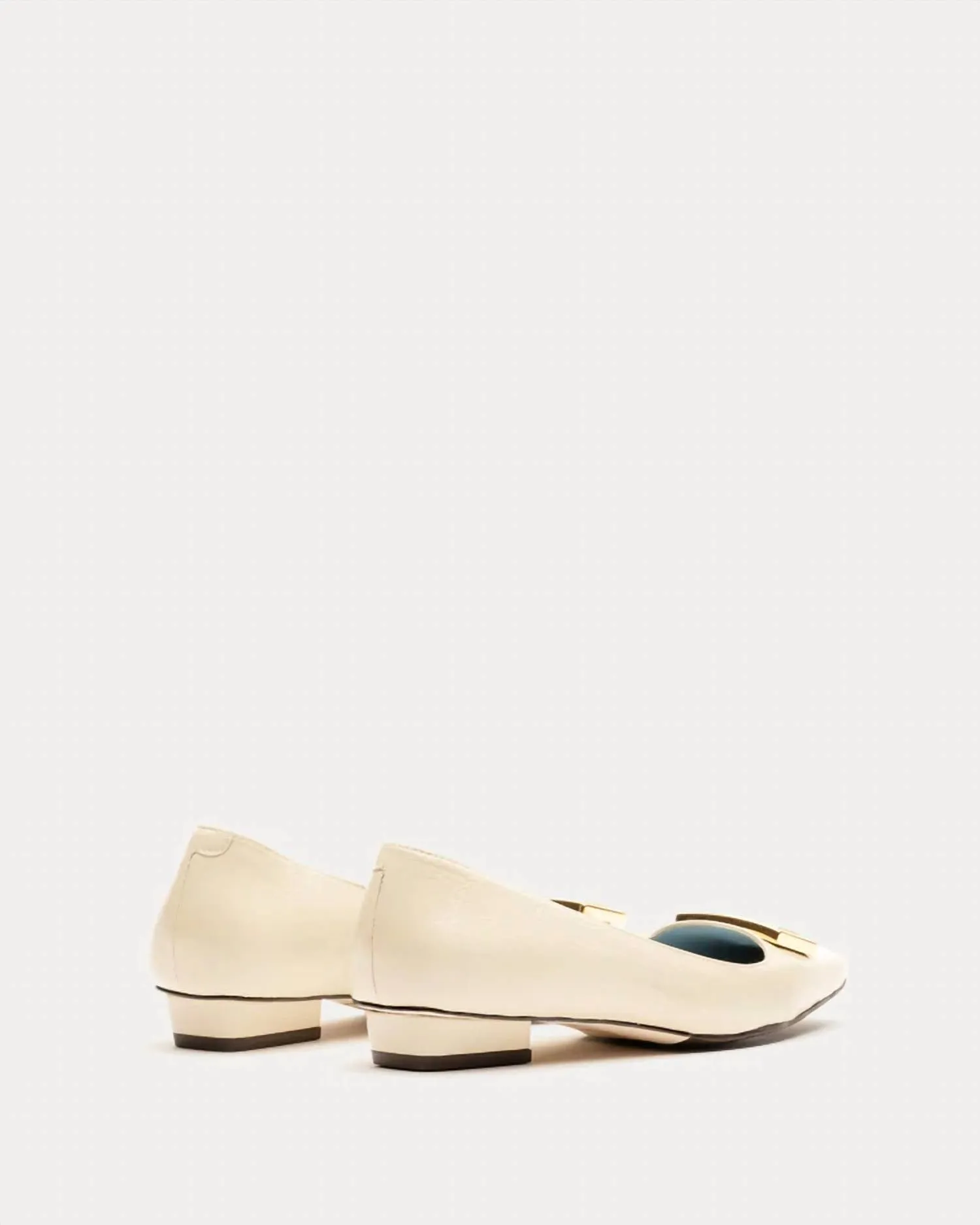Midge Flat Crinkled Leather In Cream