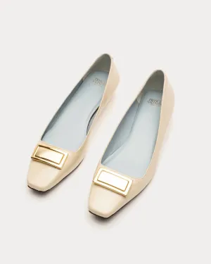 Midge Flat Crinkled Leather In Cream