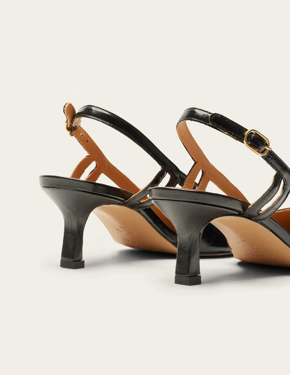 Pumps Betty - Black pleated leather