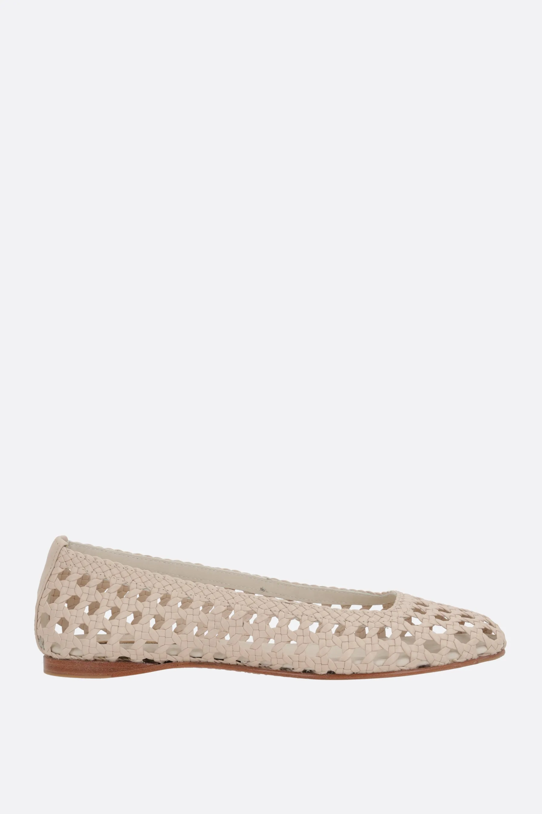 Shell ballerinas in woven leather