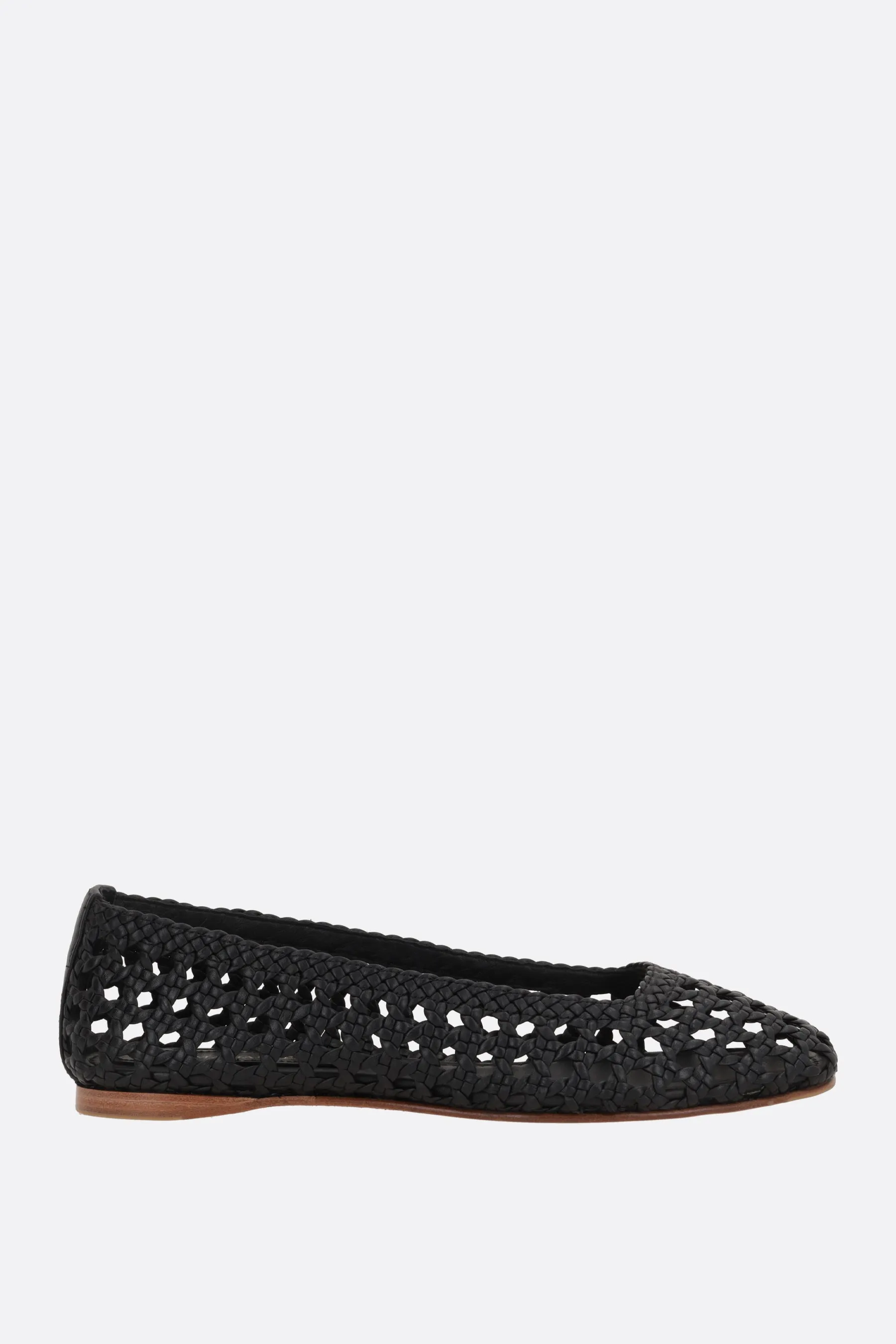 Shell ballerinas in woven leather
