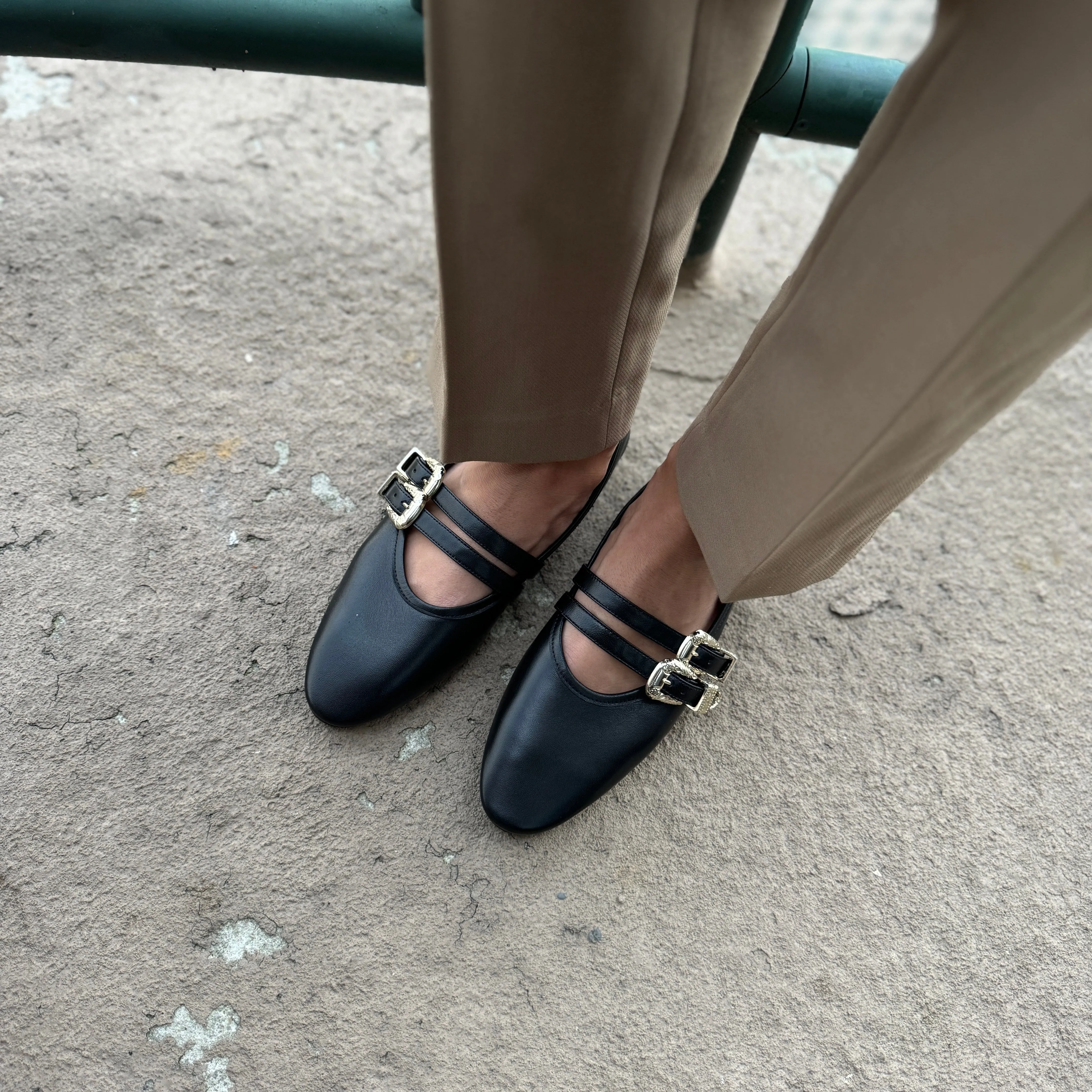 Udine Black Leather