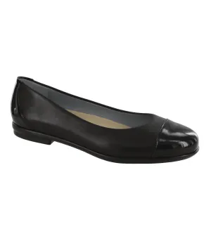 Women's Scenic Ballet Flat - Narrow In Black/blk Patent
